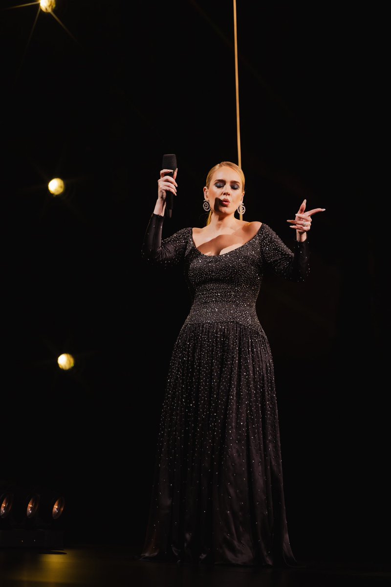 Adele's tweet image. 