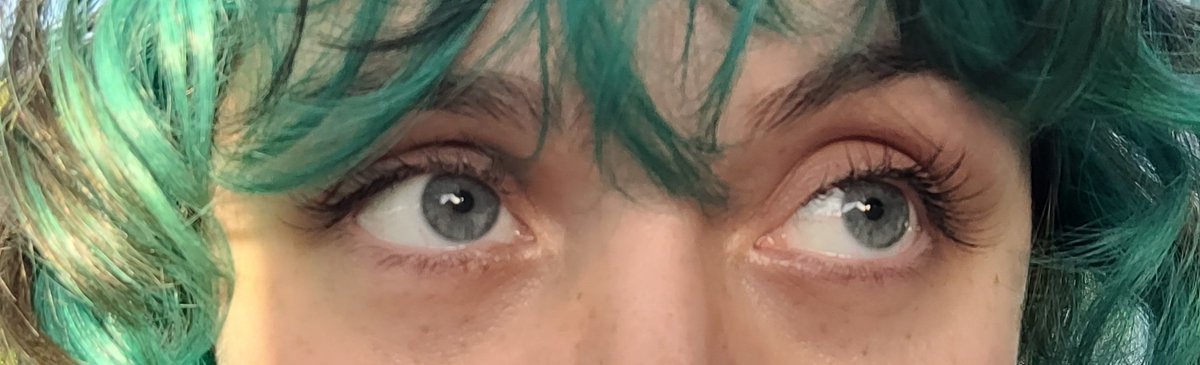SandSibilings's tweet photo. My eyelashes look bomb af https://t.co/o2dRoYx32Z
