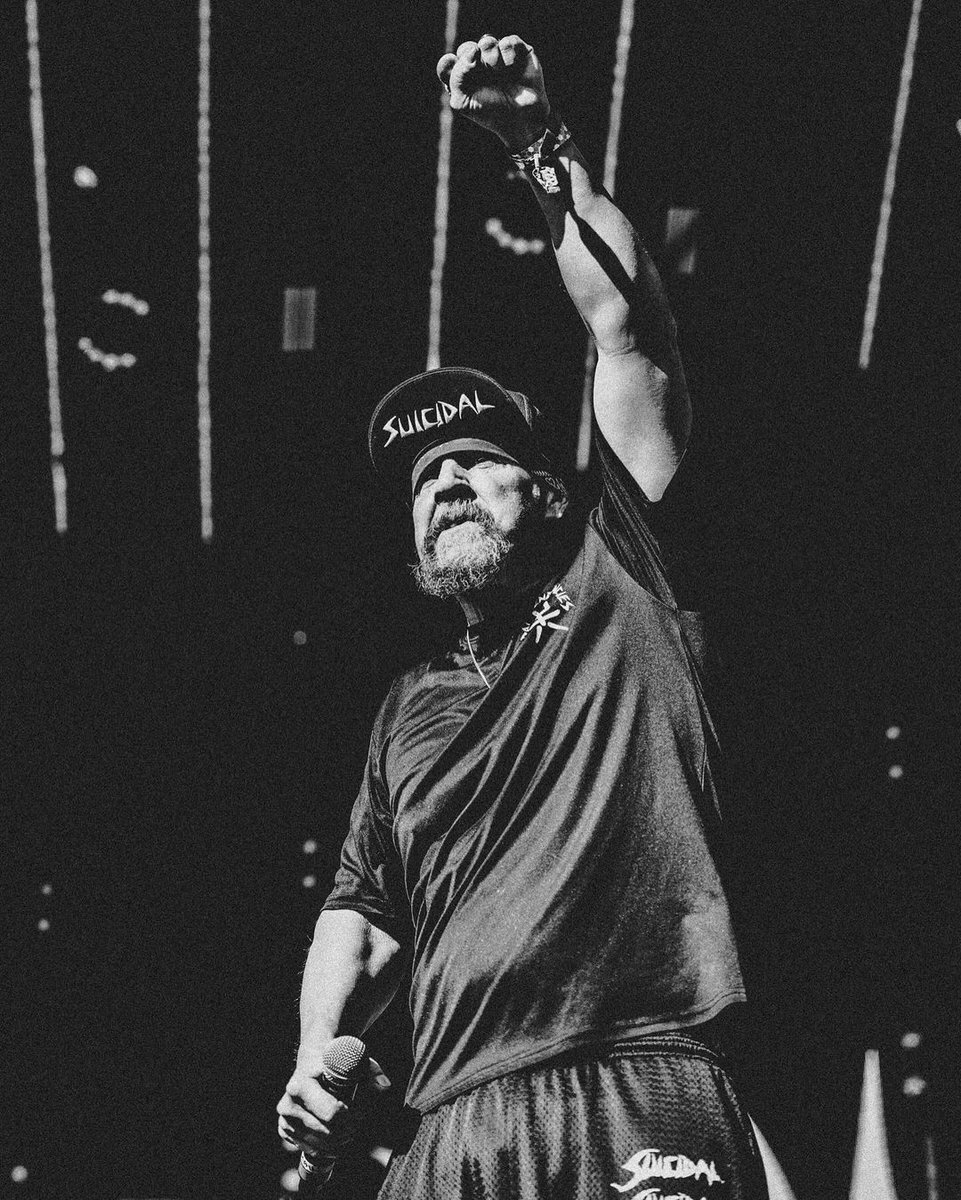 NOVALUESfest's tweet photo. YOU CAN’T BRING ME DOWN.
/// @OFFICIALSTIG 

📷: @aldenbonecutter https://t.co/TLmwfipICS