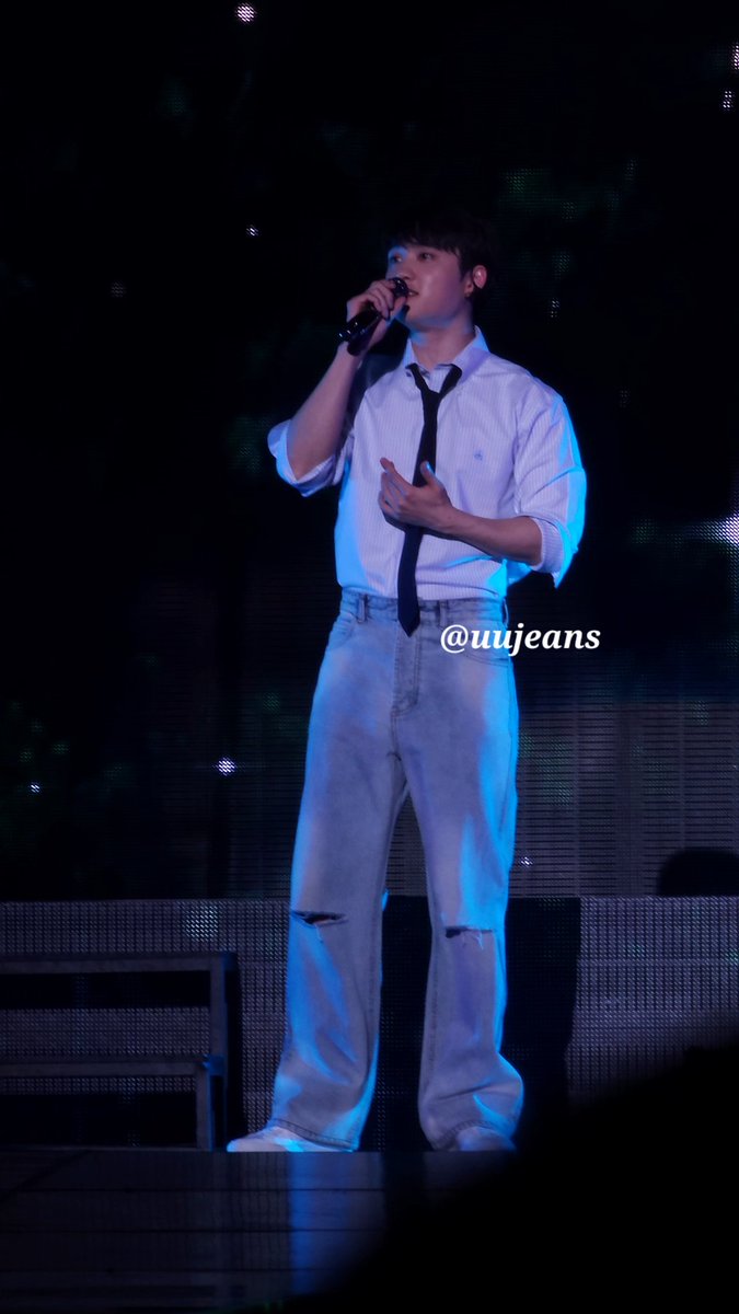 uujeans_'s tweet photo. 경수 셔츠로 갈아입었다...! https://t.co/QYNwJzr8g9