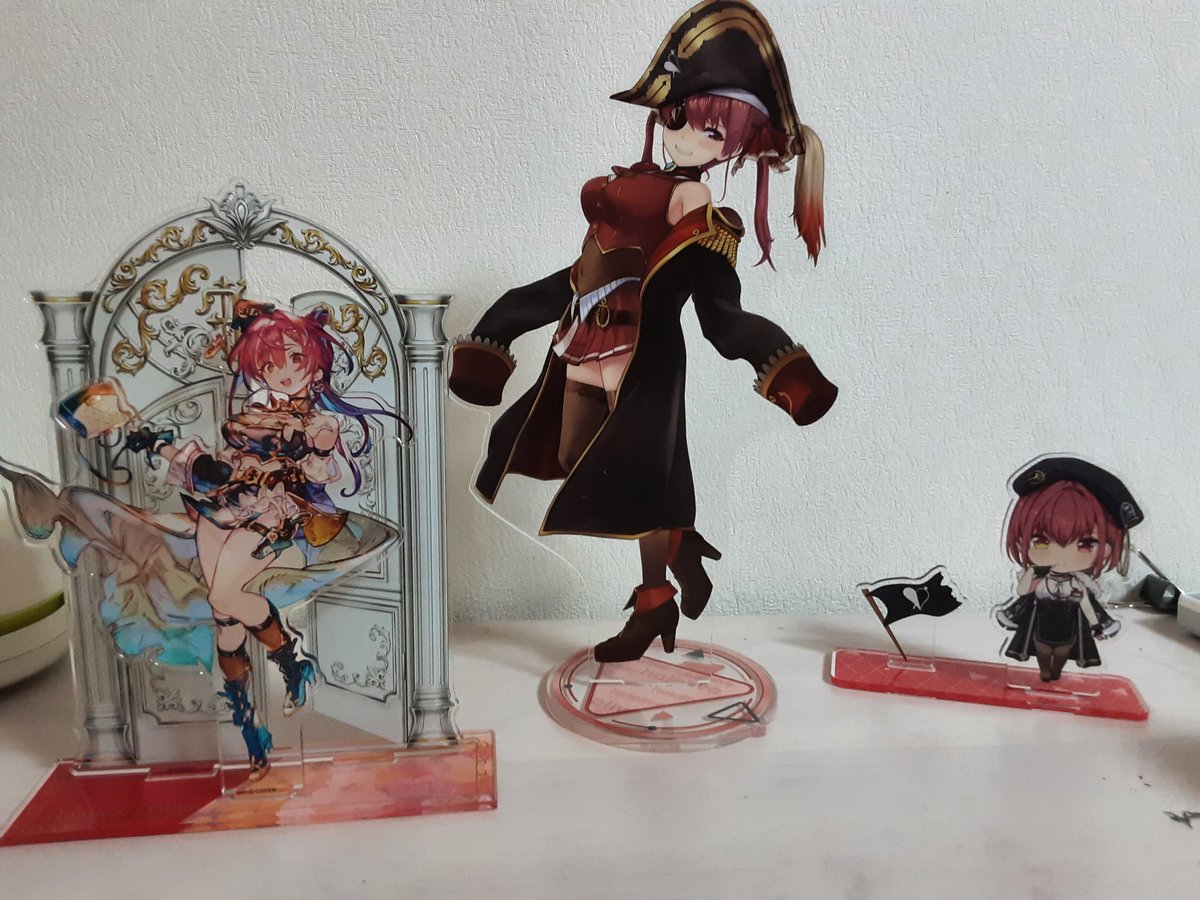 anko_0601's tweet photo. 久しぶりにアニメイトとかいろいろ行ってきた！
めっちゃグッズあってワクワクだった
写真の取り方下手すぎて船長の髪色がおかしくなった https://t.co/MxXrs6HhcO