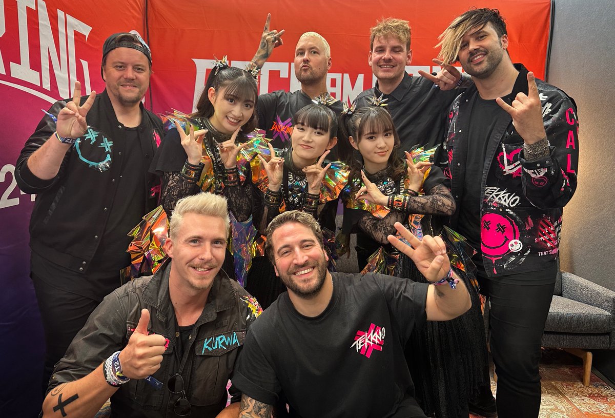 BABYMETAL_JAPAN's tweet photo. ⚡️Thank you for coming to"ROCK AM RING"⚡️
Thank you @ElectricCallboy 🖤🖤🖤

#BABYMETAL #ROCKAMRING https://t.co/85cfyiaOqF