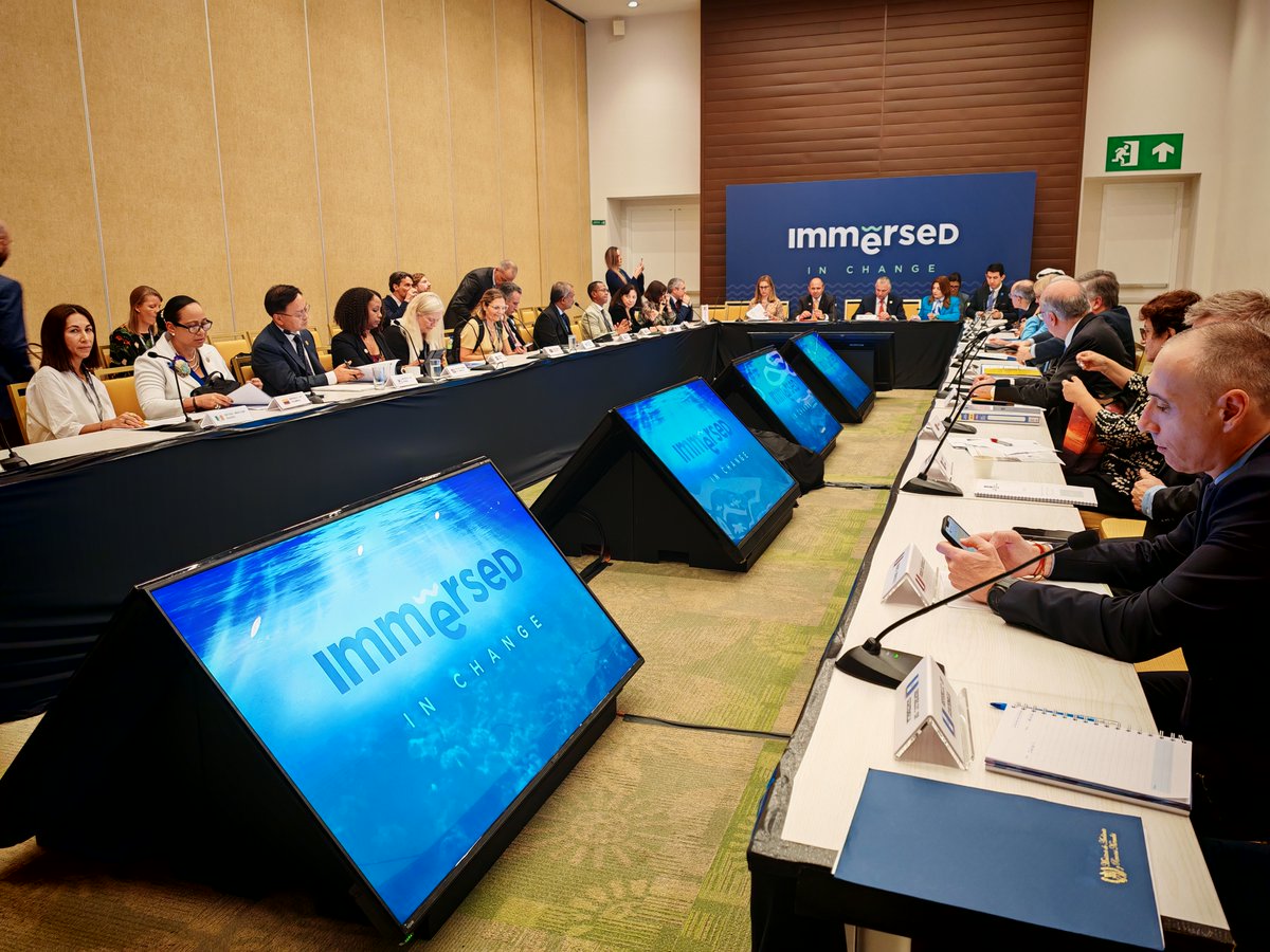UECentroamerica's tweet photo. Orgullosos de participar en el evento Immersed in Change, hoy clausuramos el #DiaMundialDeLosOceanos 🌊. 

En este importante evento, la #UE 🇪🇺 ha hecho aportaciones muy destacadas: hemos mostrado la importante labor de la @EU_MARE, hemos explicado las tecnologías satelitales abiertas de la UE y el uso de datos para el monitoreo y conservación de nuestro océano a través de Copernicus Marine Service @CMEMS_EU 🛰️, y también hemos apoyado una iniciativa que contribuye a la economía azul.

Centroamérica y la UE: socios transformando futuros. 🌍🤝

#DiaMundialDeLosOceanos #WorldOceansDay #OceanDecade #CopernicusMarine #EU4Ocean #GlobalGateway #TeamEurope #eumetsat #OurOceanFromSpace #GACopernicusMarine #RecuperaciónAzul #blueEconomy #EU #EIP #UnionEuropea