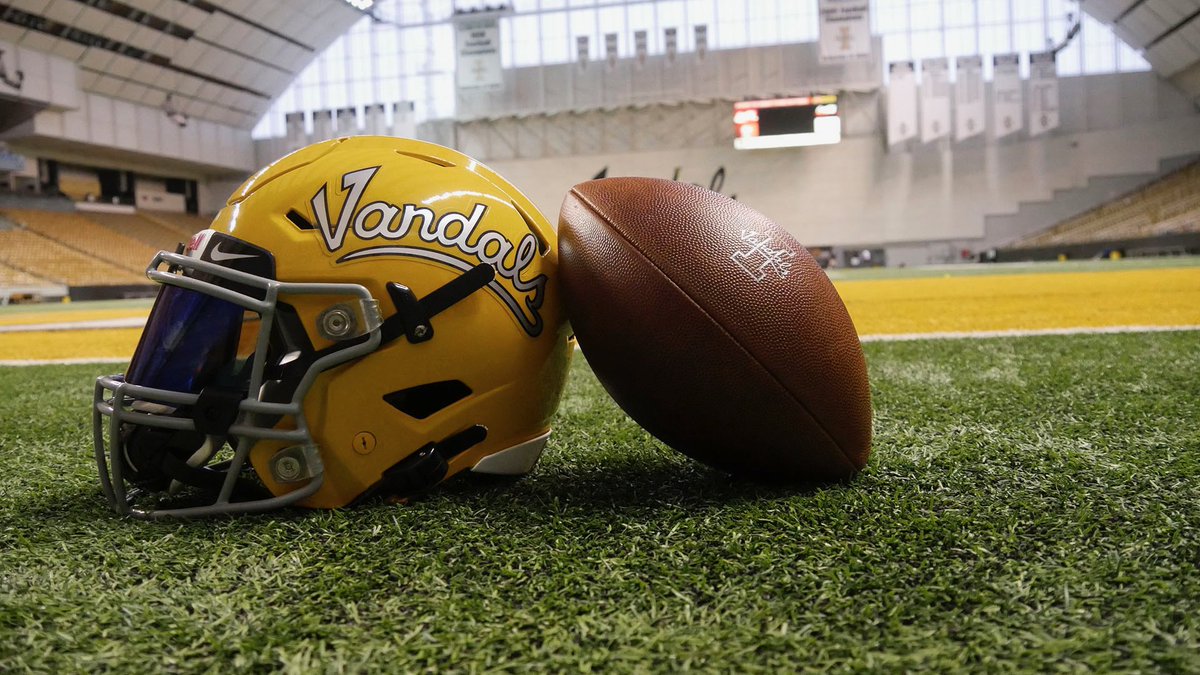 David Cabrera (@david_cabrera12) on Twitter photo After a great conversation with <a href="/MattLinehan_10/">Coach Matt Linehan</a> I am blessed to receive my 2nd D1 offer to <a href="/VandalFootball/">Idaho Football</a> !
<a href="/AZcoachHenri/">🕸️Coach Henri 🕸️</a> <a href="/DEdgeFootball/">Desert Edge Football</a> After a great conversation with <a href="/MattLinehan_10/">Coach Matt Linehan</a> I am blessed to receive my 2nd D1 offer to <a href="/VandalFootball/">Idaho Football</a> !
<a href="/AZcoachHenri/">🕸️Coach Henri 🕸️</a> <a href="/DEdgeFootball/">Desert Edge Football</a>