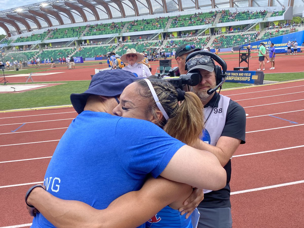 riverkaikanz's tweet photo. OH MY GOD MCKENZIE LONG. FASTEST WOMAN ON THE PLANET https://t.co/HMVwLOBcym