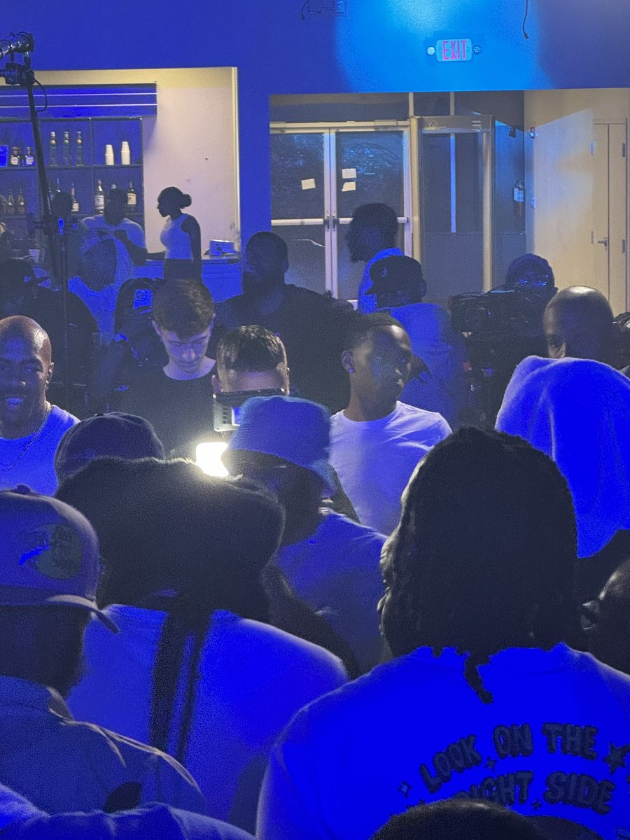 A Random guy at #Nome14 <a href="/urltv/">Ultimate Rap League</a> 
Battle about to start

Rum vs Lux