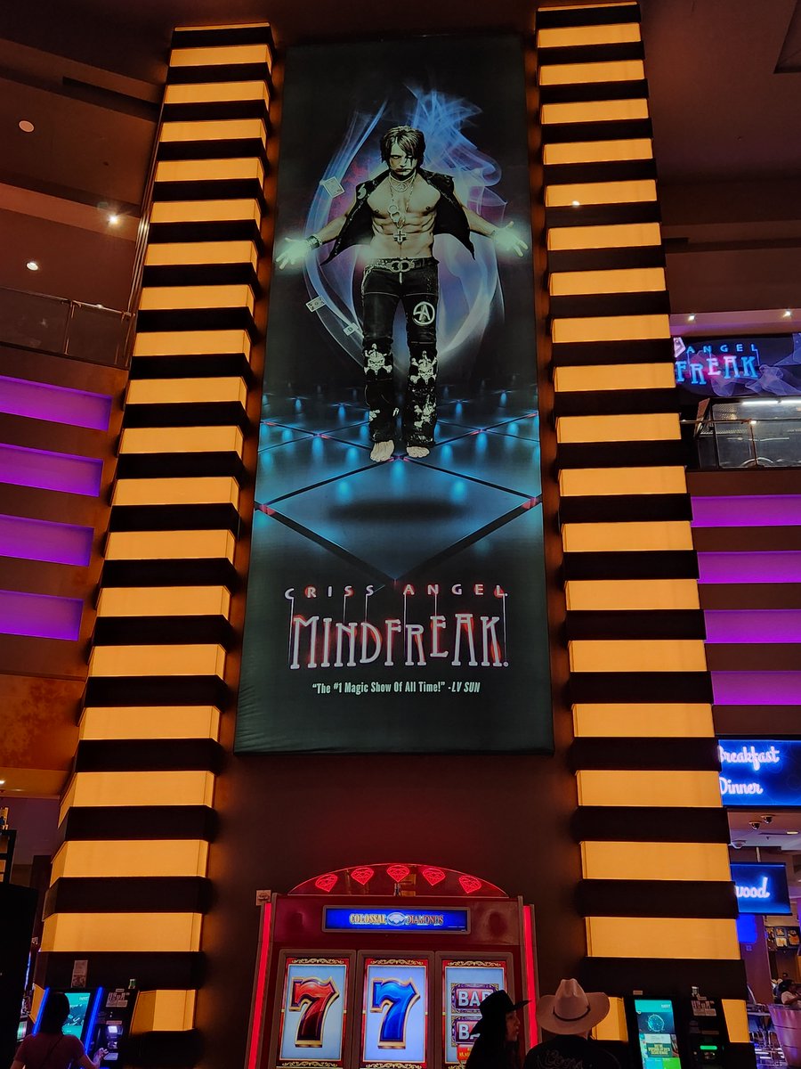 Uniquethapoet's tweet photo. #CrissAngelLive https://t.co/r2iWayCuTX