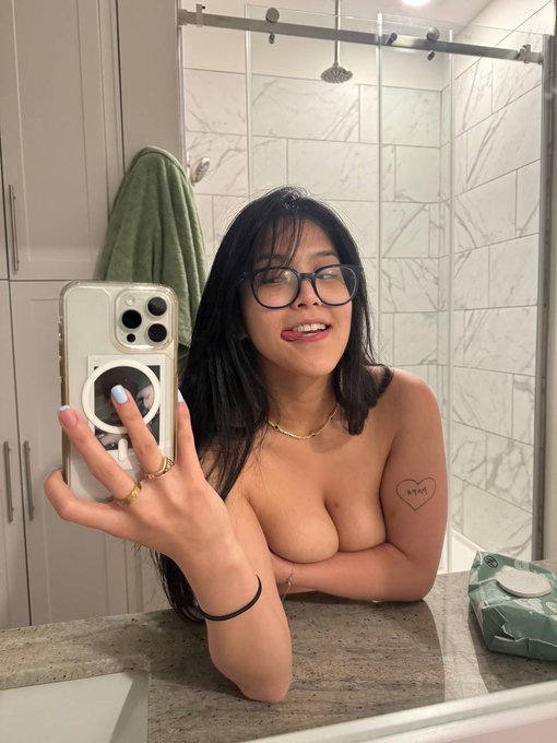 f*ck it sending my shower vid? to everyone who says 'yes' https://t.co/XJaJViigz5
