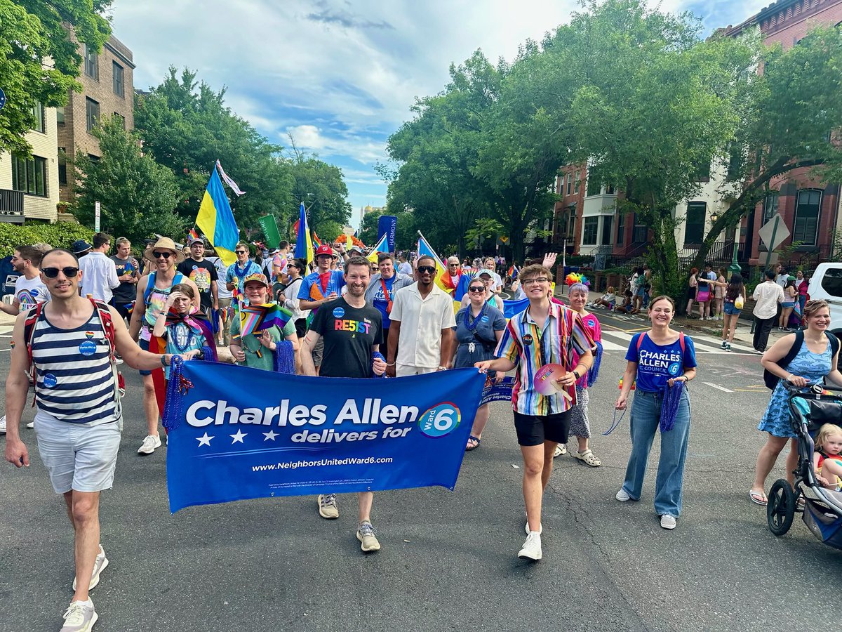 charlesallen's tweet photo. Beautiful afternoon at the #PrideParade celebrating our city and our values! #LoveWins https://t.co/IH1v3cFhB4
