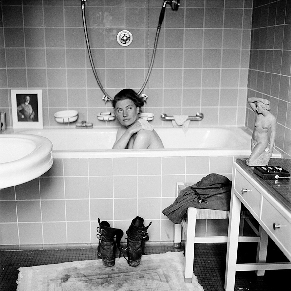 michelpoudiaz's tweet photo. @Nosoyheimdall (ella se llamó Lee Miller 💚) https://t.co/jYCepCB649
