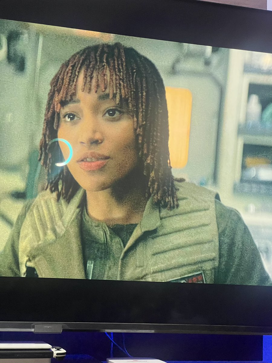 TehStrawz's tweet photo. Yall don't find she looking like Rock Lee https://t.co/1zMZWPUmUv