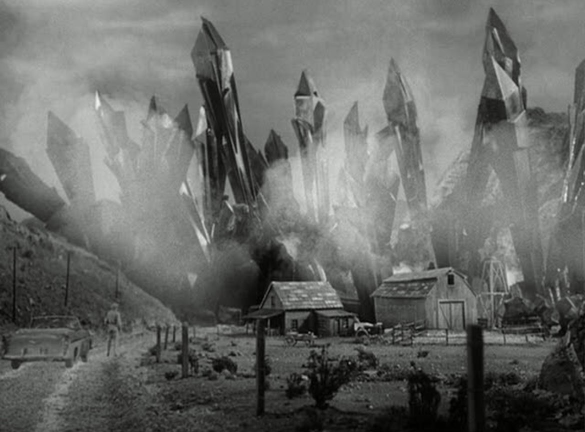 kennethmjohnson's tweet image. Gee….maybe I should have planted corn instead of the Mystery Seeds from the Svengoolie store….AND NO PERSONAL CHECKS! #TheMonolithMonsters #Svengoolie @Svengoolie @MeTV