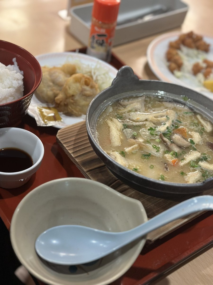 roma_com's tweet photo. だんご汁美味ぇ.... https://t.co/D16ZuBTJVb
