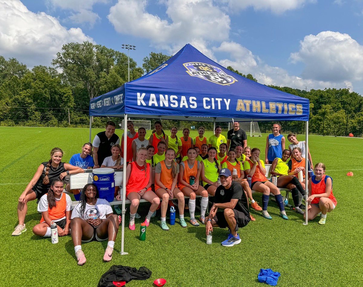 AthleticsKC's tweet image. Another day of tryouts are complete ✅✅

We are having so much fun and can’t wait for one more day tomorrow!

#KCAthletics x #KCAthleticstryouts