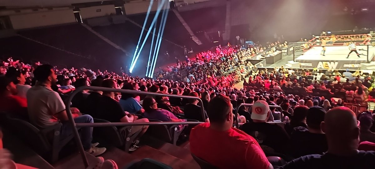 dbetz23's tweet photo. @WrestleTix https://t.co/kpjBy7qBND