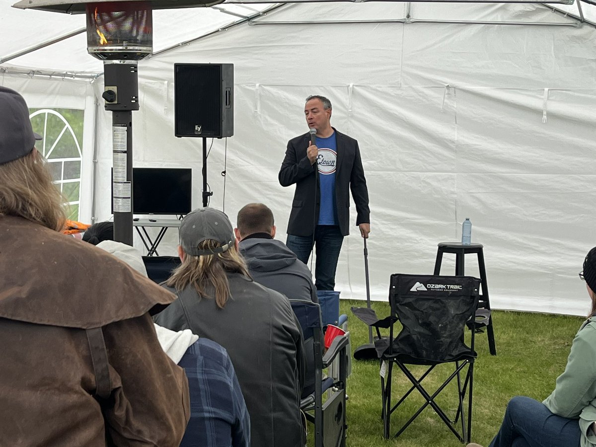 FirepitComedy's tweet image. Show #250 took @ExtraLars and @improvhypnosis to Leduc County. Our client was adamant the show went ahead, and timed it to be over by start of third period. The joys of playoff hockey season😊. Go Edmonton Oilers! #firepitcomedy #firepitcomedytour #backyardcomedy #yegcomedy