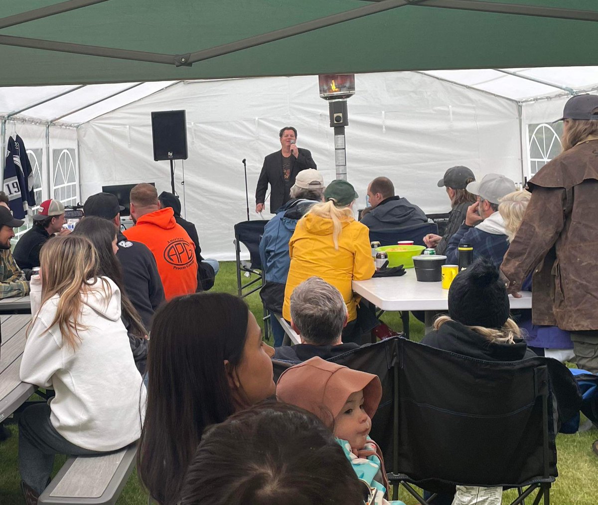 FirepitComedy's tweet image. Show #250 took @ExtraLars and @improvhypnosis to Leduc County. Our client was adamant the show went ahead, and timed it to be over by start of third period. The joys of playoff hockey season😊. Go Edmonton Oilers! #firepitcomedy #firepitcomedytour #backyardcomedy #yegcomedy