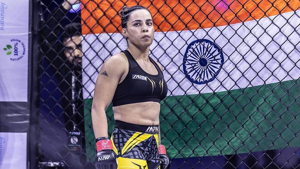 iamarnav20feb's tweet photo. Puja Tomar makes history at #UFCLouisville she became the first Indian to win in UFC and her UFC Debut! 🇮🇳 Congratulations Jai hind #pujatomar
@pujatomar @ufc @SonySportsNetwk @UFCNews https://t.co/ifTE8mVIC8