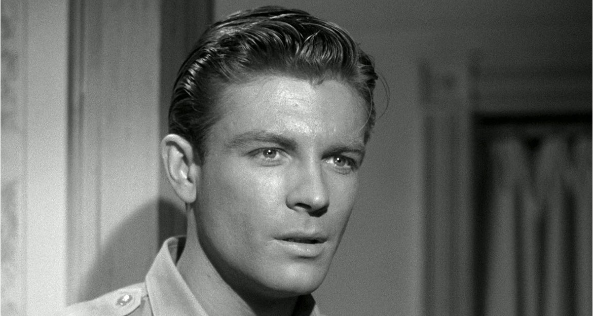 kennethmjohnson's tweet image. Those things are getting bigger and bigger! Or am I shrinking?….oh, wait….wrong movie….. #TheMonolithMonsters #Svengoolie @Svengoolie @MeTV