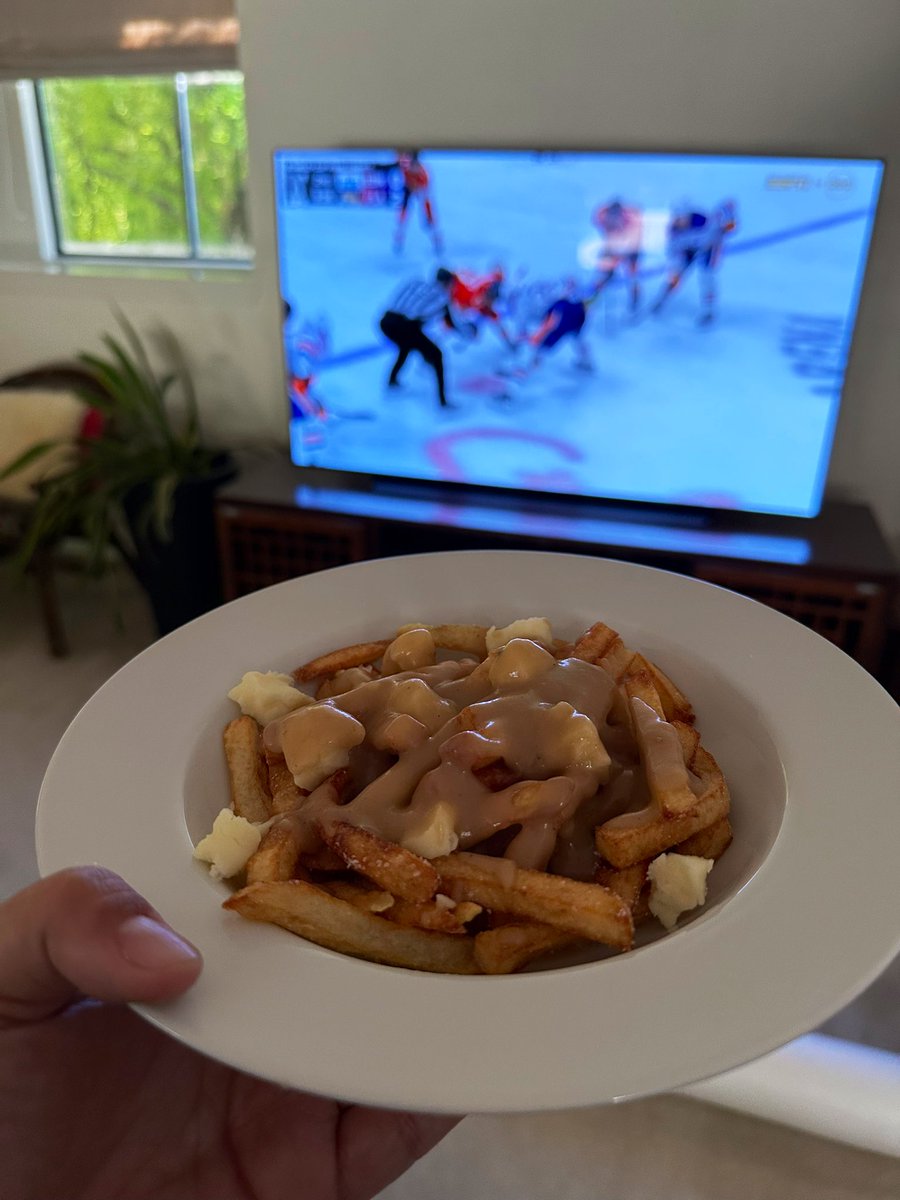 wiseaus's tweet image. my traditional, annual game 1 of the #stanleycupfinal poutine from scratch!