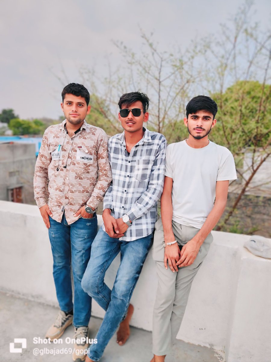 RkBoss9010's tweet photo. तू #अनंत है मेरी #रचनाओं में..
और मैं #विलीन हूं तेरी #कल्पनाओं में..!!

#उधारी_कलम
#rkboss @trgopigurjar69 @RkBoss9010 #Sonu_Bajad 

#Basoli https://t.co/Hq8Wt71zHg