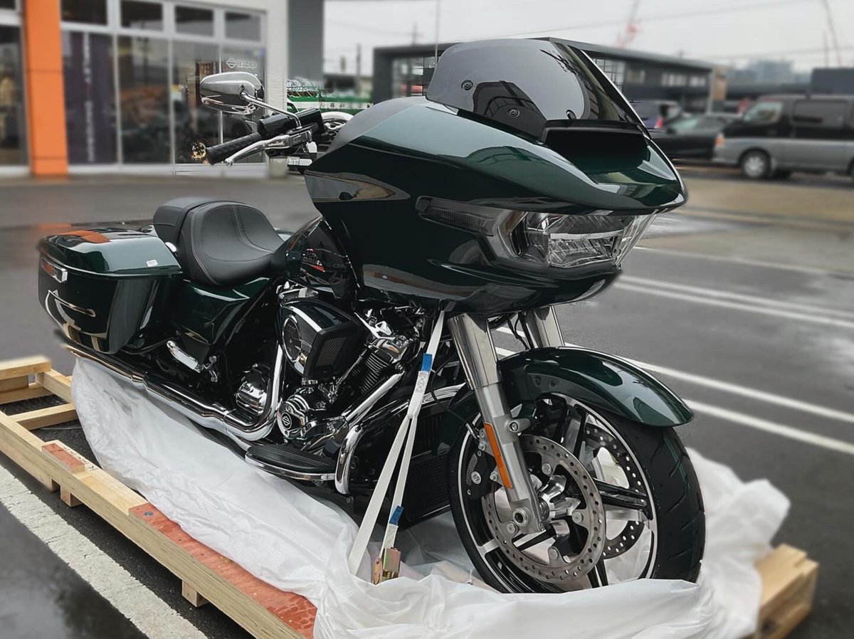 hd_owarikiyosu's tweet photo. 🆕
2024 ROAD GLIDE入荷💥
【FLTRX】
color: 🟢Alpines Green
【車両本体価格】
¥3,798,300
渋〜い緑色が入ってきました💚
渋〜い男性がめちゃくちゃ似合うバイク😎🏍️
ぜひ店頭に見に来てください💫💚
お待ちしております!
#ロードグライド
#roadglide
#FLTRX
#アルパイングリーン
#2024model https://t.co/1HIA3LrJlh