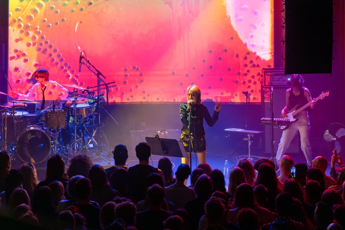 fantailmedia's tweet photo. A little more of @KimletGordon, from last night’s beautifully sold out show @FineLineMPLS; photos for @FirstAvenue. #livemusicphotography #kimgordon #FineLineMpls #Minneapolis #soldoutshow https://t.co/h5Ek30ARjJ