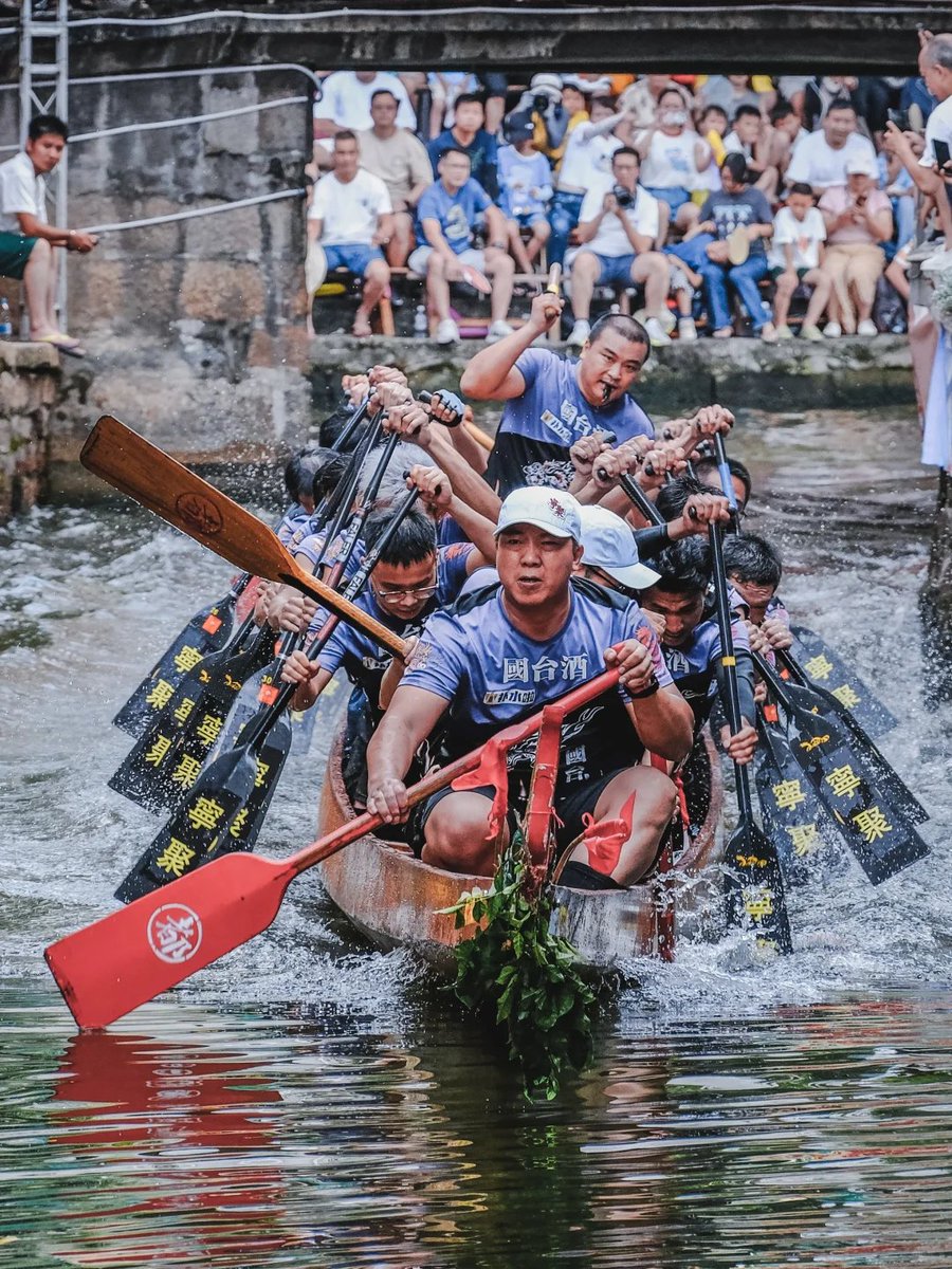 gemiu2's tweet photo. The atmosphere of the Guangdong dragon boat races is amazing.#boatchain #BRIDGERTON #bridgertones3 https://t.co/M55CsyVgoq