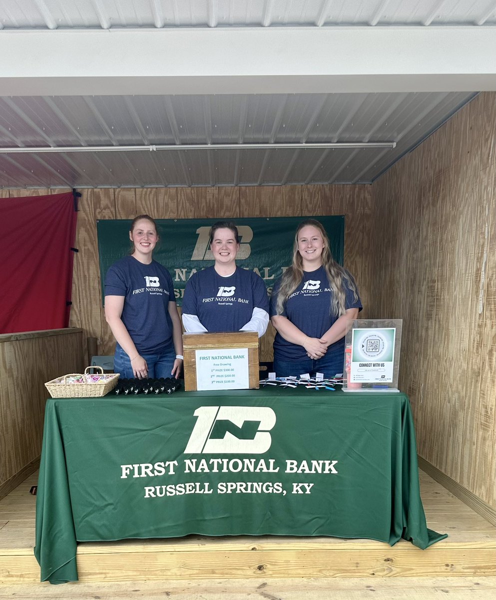 FNBRS_'s tweet photo. First National Bank is proud to be a corporate sponsor of the Russell County Fair. Thank you Russell County Jaycees for all your hard work and dedication into making this year’s fair a huge success! 

See you all next year! 🎡🎟🎢 https://t.co/UZwtsrsCwR