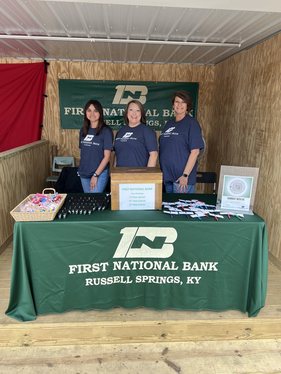 FNBRS_'s tweet photo. First National Bank is proud to be a corporate sponsor of the Russell County Fair. Thank you Russell County Jaycees for all your hard work and dedication into making this year’s fair a huge success! 

See you all next year! 🎡🎟🎢 https://t.co/UZwtsrsCwR