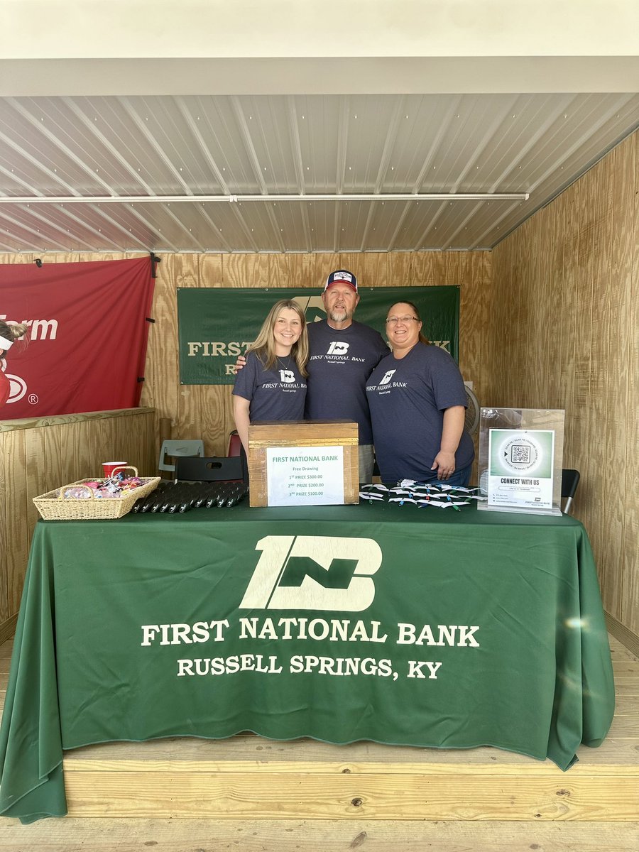 FNBRS_'s tweet photo. First National Bank is proud to be a corporate sponsor of the Russell County Fair. Thank you Russell County Jaycees for all your hard work and dedication into making this year’s fair a huge success! 

See you all next year! 🎡🎟🎢 https://t.co/UZwtsrsCwR
