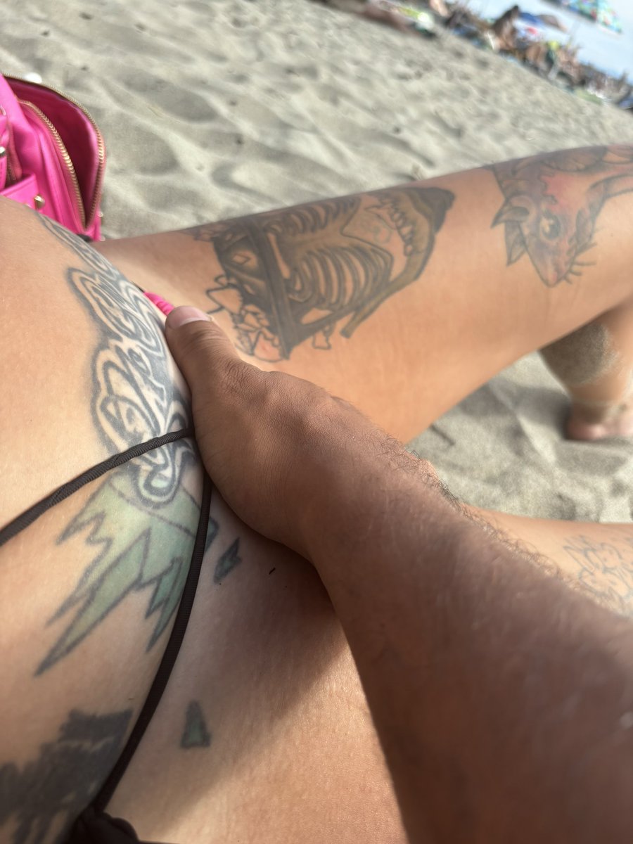 Jaxoneast1's tweet photo. Beach day https://t.co/7UXBT4WcPH