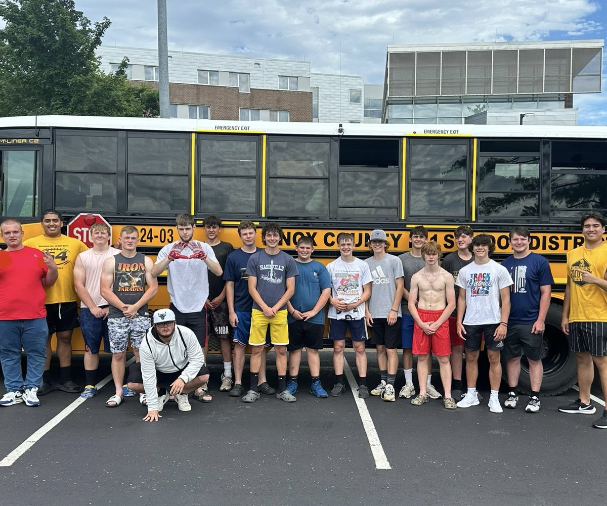 KnoxCountyFB's tweet photo. We had a great weekend at Missouri Western for team camp. They guys played hard, stayed healthy, and we got better. Shout out to Colin McQuillan for putting on a great camp and to our team host who was outstanding with the guys. I would say we now have some Griffon fans. https://t.co/TqISgMcBnU