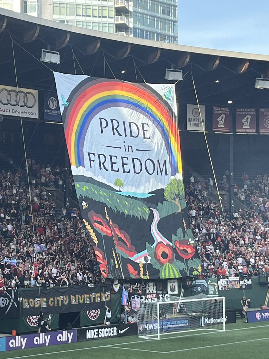PDXRivetersSG's tweet photo. #Pride in freedom.  #BAONPDX https://t.co/YeIWzJmxEZ