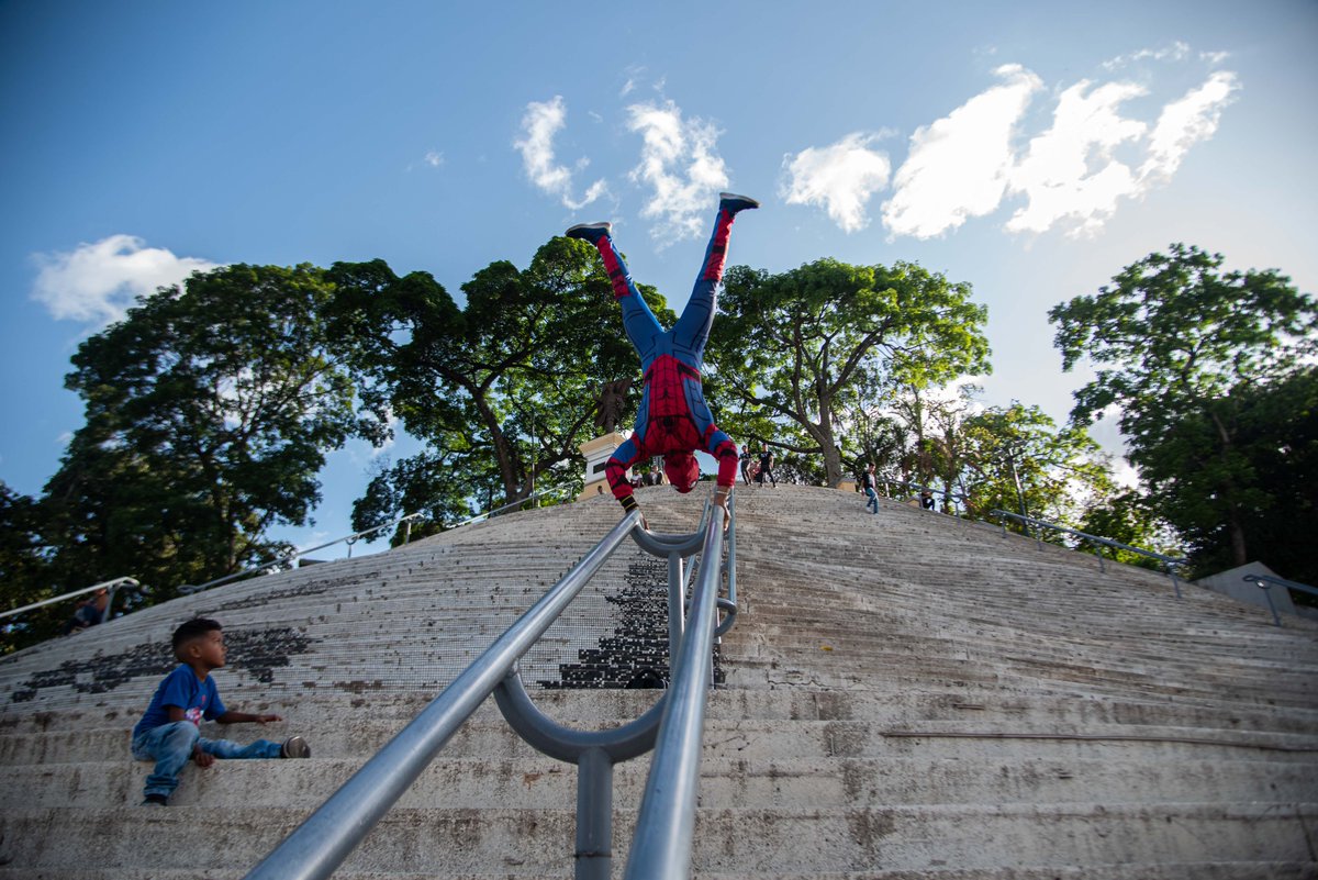 tanthan89's tweet photo. #Spiderman en #Caracas… https://t.co/zq0qPGXYel