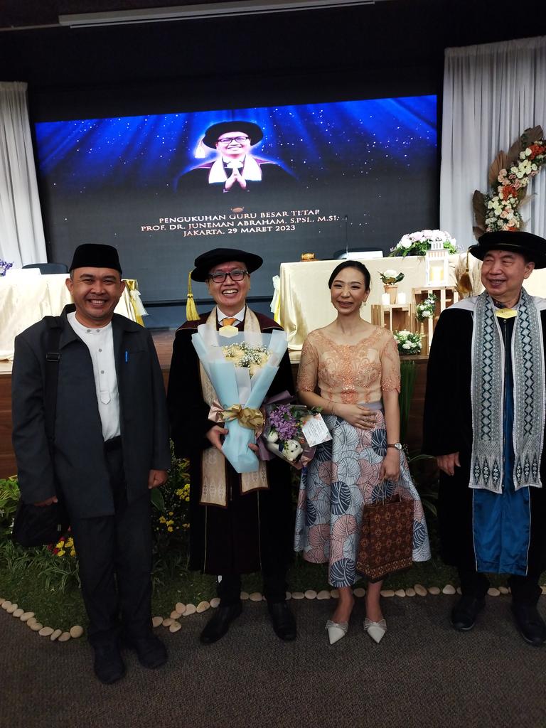 iswekke's tweet image. Selamat Prof Jun. Tetap sehat selalu dalam kekaryaan #binusian