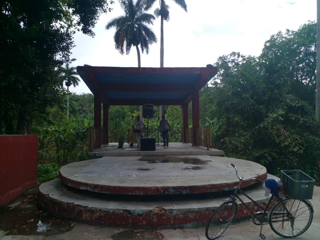 yipsir2021's tweet photo. El cambio de labor el viernes dio su resultando en @SanMiguelDelPadron, cuando este sabado se realizo la prueba de audio, para nuestro plan de verano.#LaHabanaViveEnMí #GenteQueSuma https://t.co/esC8LuZivS