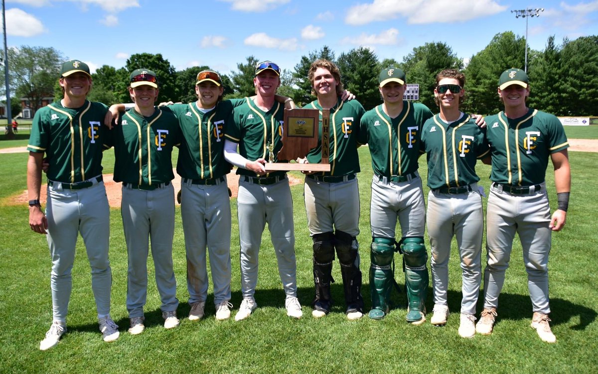 floyd_barstool's tweet photo. Thank you Seniors. Phenomenal season and one hell of a ride🔰
#RollLanders https://t.co/orXVIV6BPm