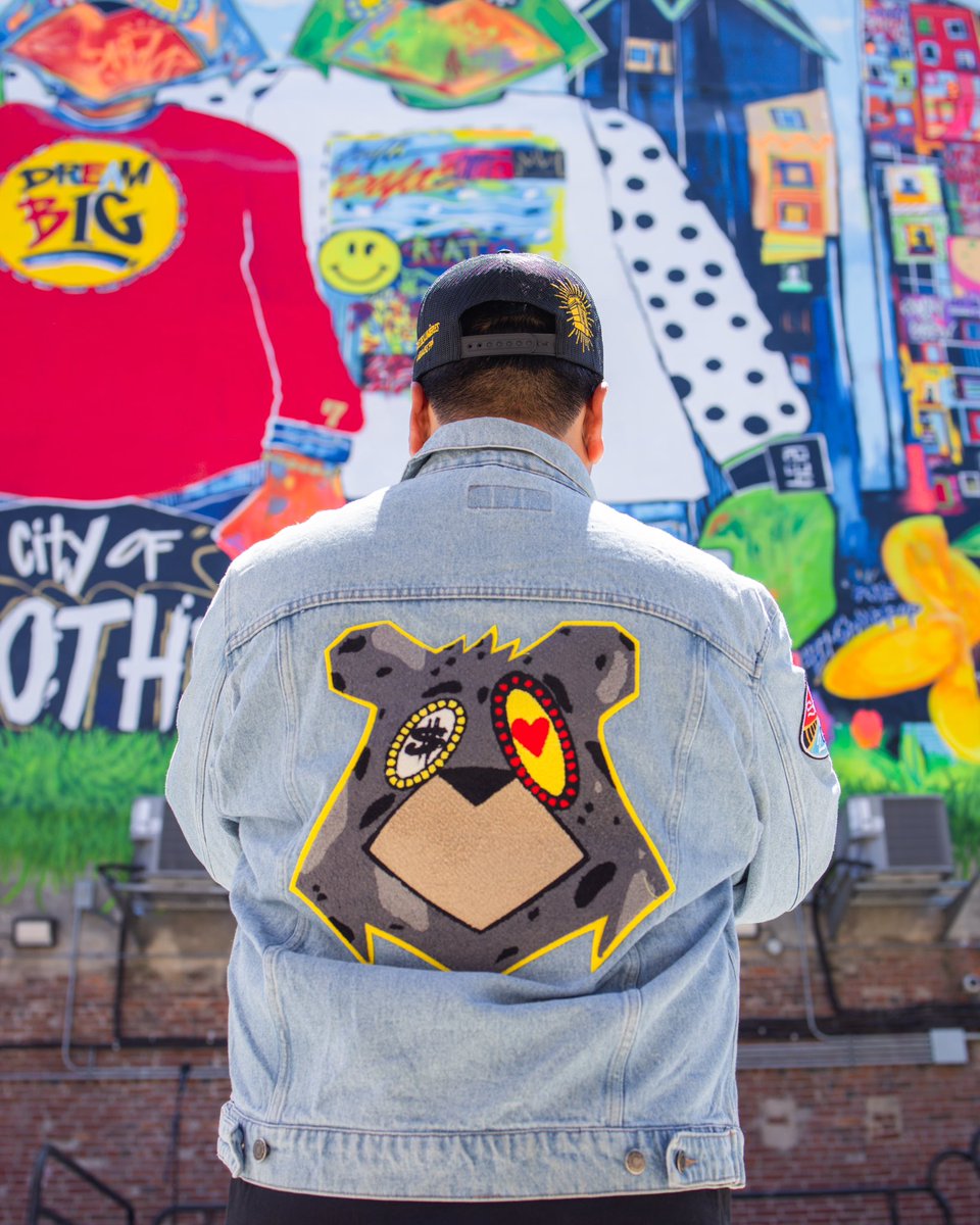 Congratulations to <a href="/Kingsaladeenart/">kingsaladeen.eth</a> for the unveiling of his most recent mural 🎨🏙️ Glad to have played a role in this project and excited for what's to come next. 

If you haven't already, shop the King Saladeen + MNTGE Collection now on our site while supplies last 💫