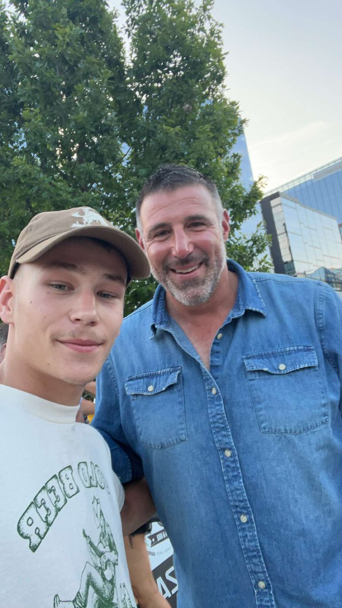 HOLY CRAP! 
My stepson Lucas (Luke for short) sent me this picture of him and the old titans coach Mike Vrabel. This is an awesome moment. If only Luke had his Titans thong on that he sleeps in. Oh well. #Titanup