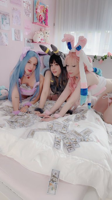 Empty your wallet for us, simp ?? https://t.co/63LkN3uk80
