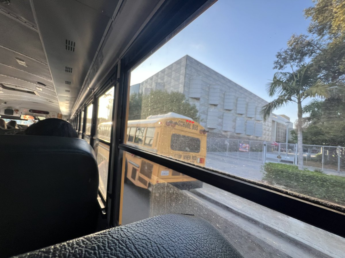 MsSmall2016's tweet image. Next stop 🛑 @CahnFellowship was 
#GarfieldHighSchool for a top tier welcome &amp;amp; experience with #Transformative21 ~ forever a learner. ⭐️🙌🏾❤️ @jbland100 @apsupdate @IBinAPS @wardellhunterED @MorrisBrandonES