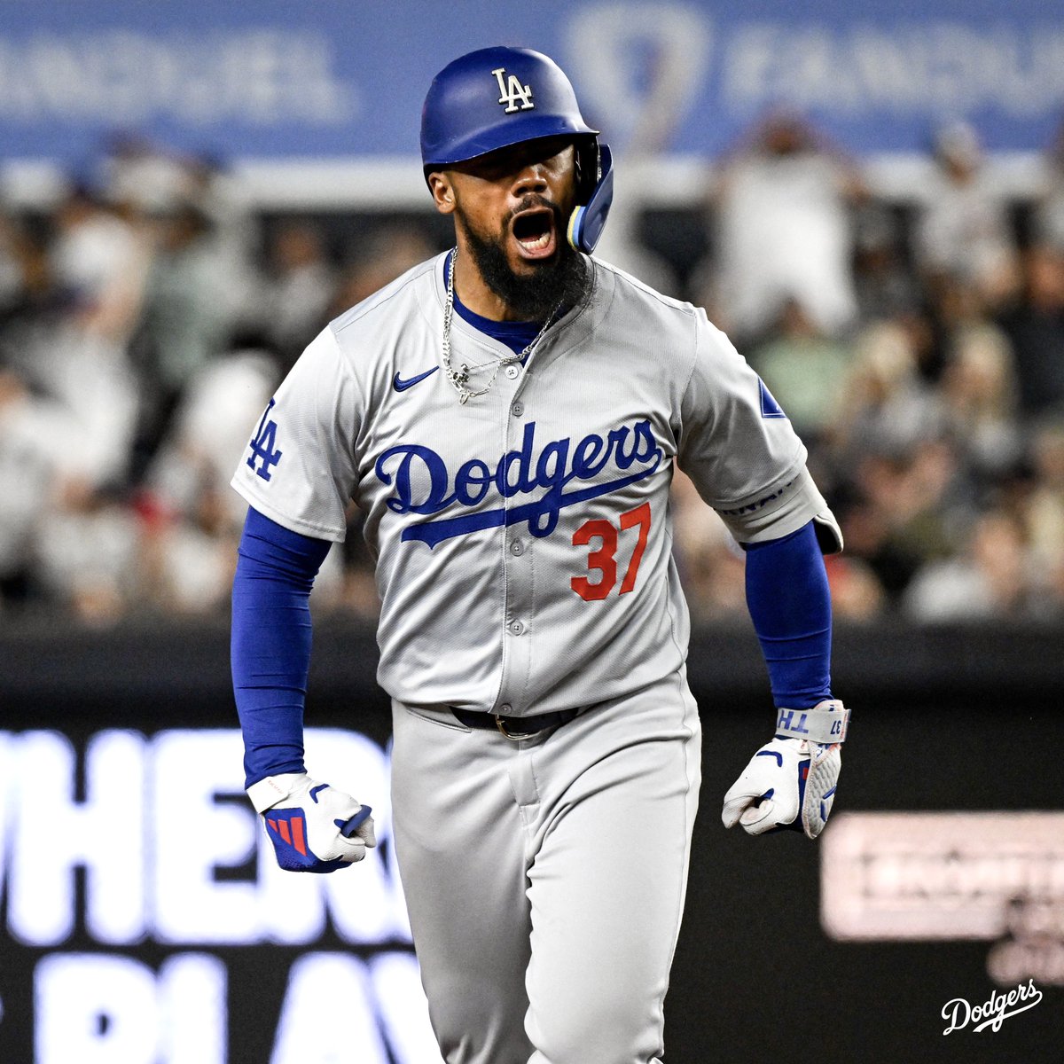 Teoscar Hernández salió del juego de hoy Dodgers vs. Marlins