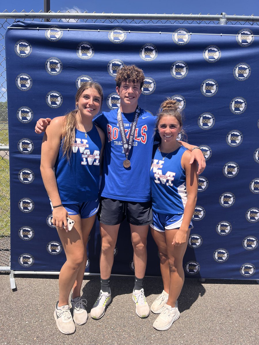 What a weekend for our 3 State athletes! <a href="/MaggieMcCabe16/">Maggie McCabe</a> competed in long and triple jump, <a href="/CzinanoMallory/">Mallory Czinano</a> competed in disc and placed 8th in shot today, <a href="/Schmidt_Micah21/">Micah Schmidt</a> placed 8th in the triple jump! #goRoyals <a href="/WMRoyalsAD/">W-M Activities</a> #M3