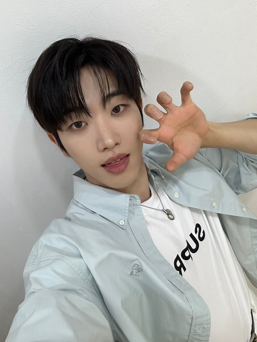 TheKingDom_GF's tweet photo. [DANN👑]

You’re the one for me🌷

#TheKingDom #더킹덤 #TKD 
#DANN #단 https://t.co/Z1y9b99MjS