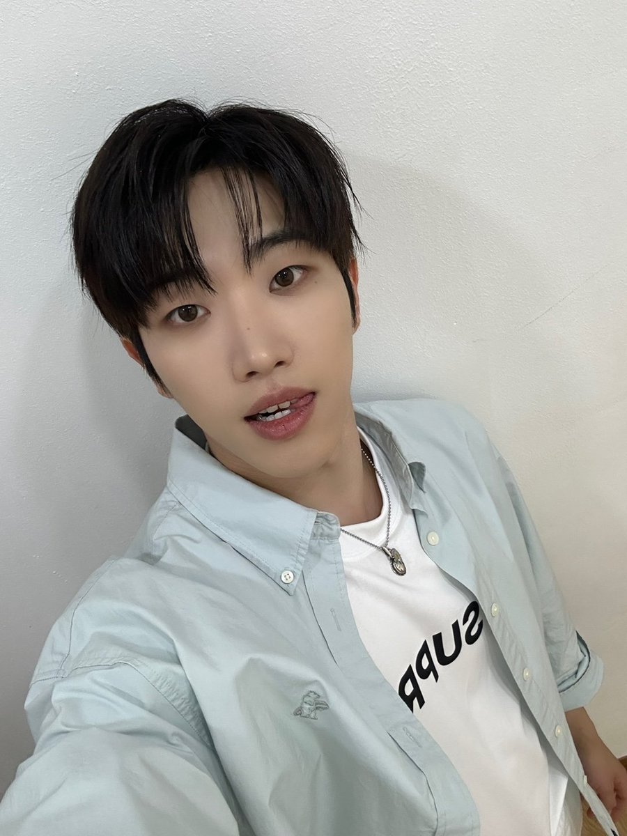 TheKingDom_GF's tweet photo. [DANN👑]

You’re the one for me🌷

#TheKingDom #더킹덤 #TKD 
#DANN #단 https://t.co/Z1y9b99MjS