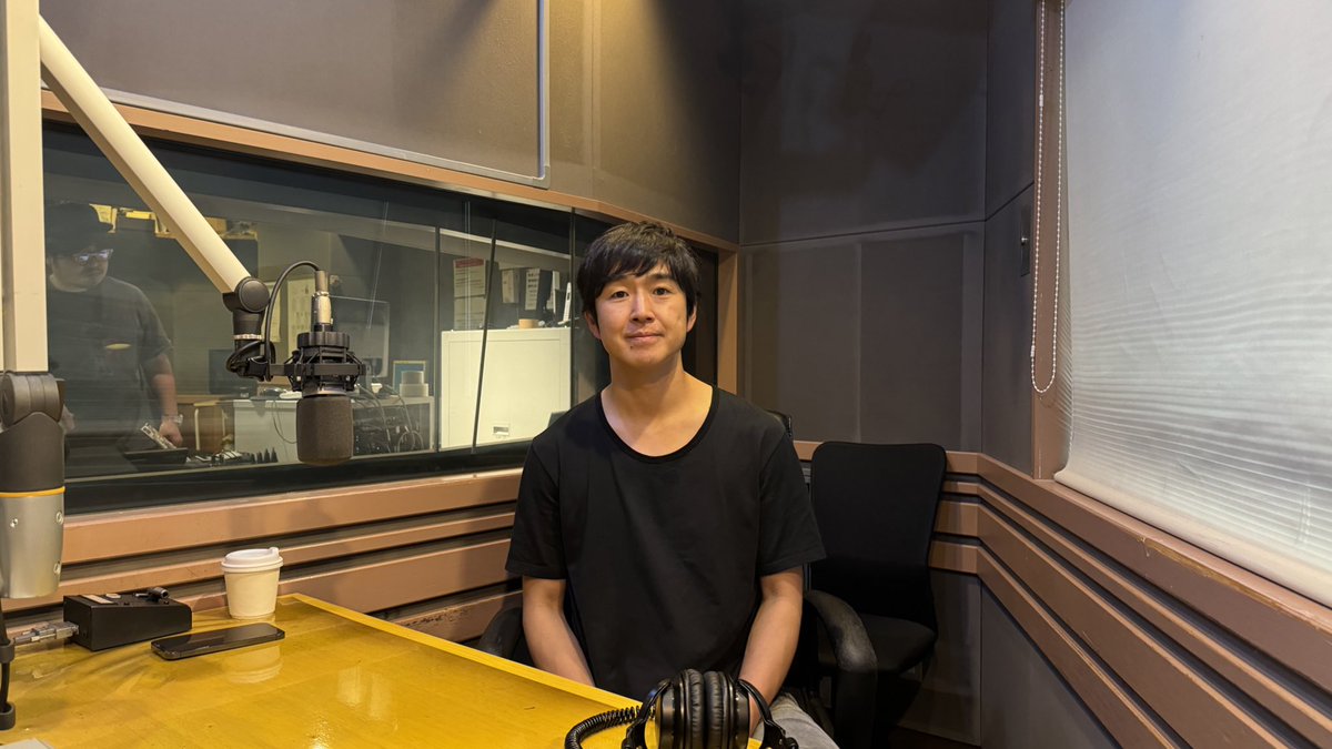 Ryota_Fujimaki's tweet photo. 【まもなく📻】
#藤巻亮太 の「#FM藤巻」はこの後12:00から

今回の放送は！
＝＝＝＝
🎤のど自慢エピソードトーク
✉️お便りを紹介
＝＝＝＝
をお届けします✨

#FMFUJI はRadikoでも📱 https://t.co/sAHbis5kjc