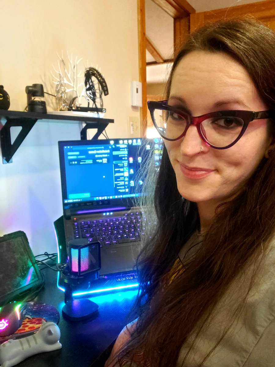 KittyMeowMwww's tweet photo. Halo is almost done updating so running a little late 🥴 but I'll see y'all in about 15 mins for the Belated BDAY Stream!! First one at the new place 💜💜 https://t.co/8rhaPnzvyd #birthdaystream #Twitch #Kick #ladystreamer https://t.co/LPmmnkQi6H