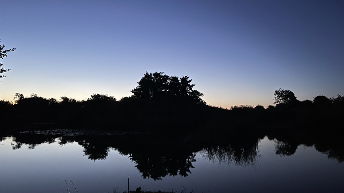 Got to be the best time of the day #carpfishing <a href="/SwaleWeather/">𝗦𝘄𝗮𝗹𝗲 𝗪𝗲𝗮𝘁𝗵𝗲𝗿</a> <a href="/bbcsoutheast/">BBC South East</a>