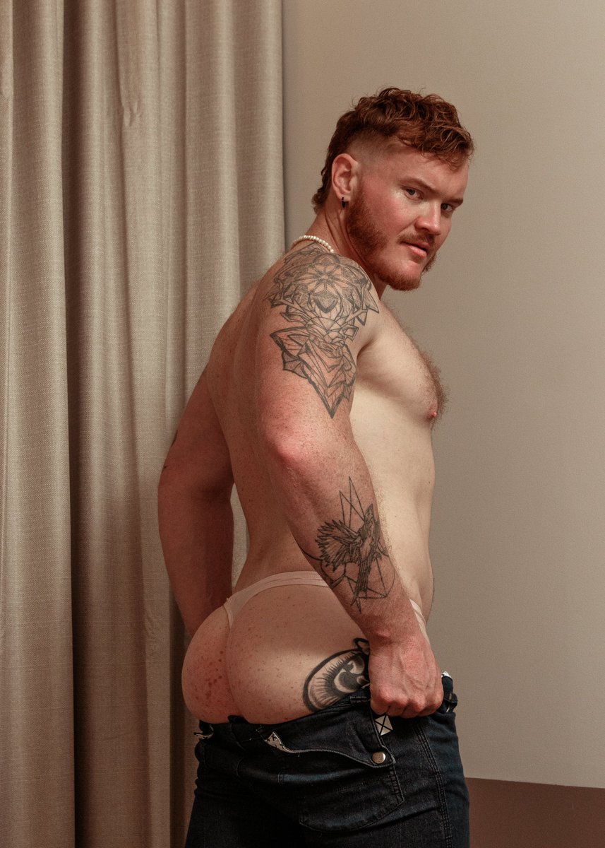 BeauJacksonXX's tweet photo. Front or back 🍆🍑
Which is your favourite? 🙈 https://t.co/fq0gUB7zhv